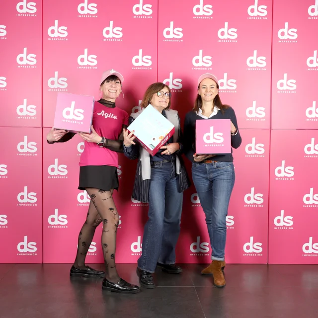 Les 3èmes PORTES OUVERTES chez DS Impression | Affiche, signalétique & PLV ont réuni une centaine de clients, partenaires, communicants, marketeurs, experts... Autour d’un même esprit d’innovation et d’échanges. 
Retour en images sur une matinée riche en sourires 🤩
Un GRAND MERCI à tous pour votre bonne humeur et votre fidélité 🙏