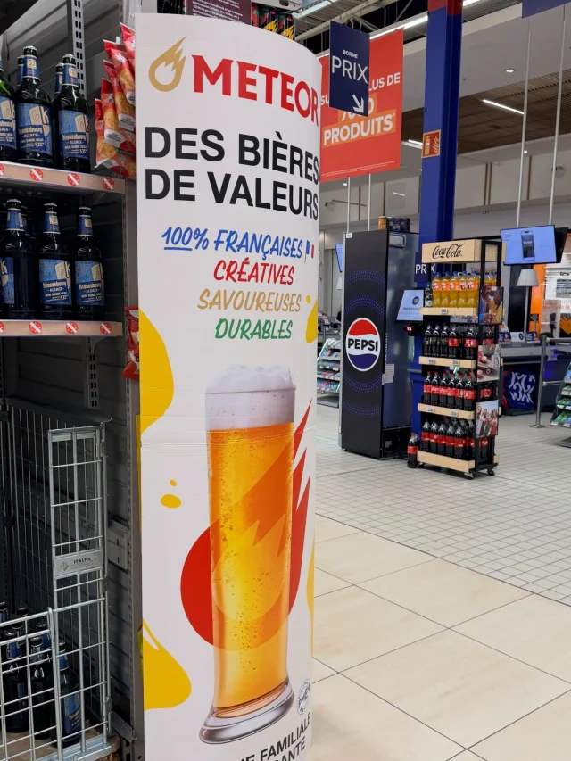 L’efficacité de notre #PLV en #GMS. Un Totem elliptique bien placé et le tour est joué pour créer une préférence à la marque @brasseriemeteor 🤩